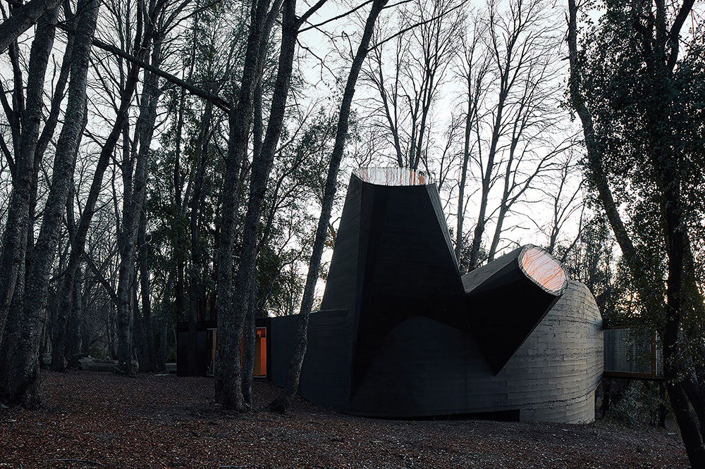 House for the Poem of the Right Angle